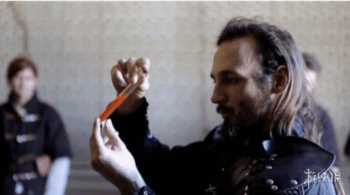 波兰猎魔人学校教人手刃妖怪 NPC真情演绎如置身游戏