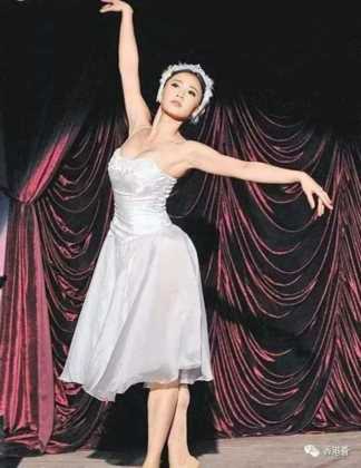 她独自闯荡香港，有干妈相助成为TVB小花旦