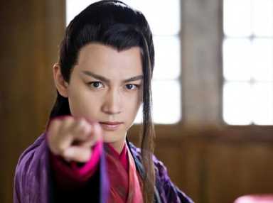 笑傲江湖里，如果林平之不自宫，谁最可能帮他报仇？