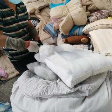 旧衣物巧利用(旧衣物巧利用做柜子)插图9 旧衣服回收有什么用?