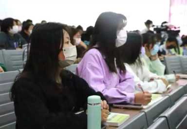 云艺文华学院(云艺文华学院官网)插图9 云艺文华学院开展“书记校长同上一堂思政课”书记宣讲二十大精神