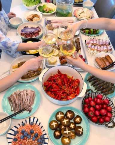 家居装修效果图大全,家居装修效果图欣赏插图51 安徽夫妇晒出200㎡新家:全屋没有一丝俗气,堪称装修教科书