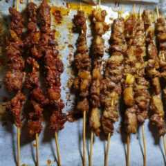 简单易做的#家庭烤箱版羊肉串#，让人吃了还想吃