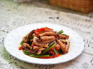 炒鱿鱼丝怎么炒好吃又嫩,如何烹饪出美味可口嫩滑的鱿鱼插图3 怎样炒鱿鱼鲜香滑嫩又入味?这样简单炒一炒,鲜美清爽,味道好正