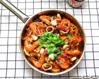 黄记煌三汁焖锅家庭版，海鲜蔬菜一锅端，帮你解答所有焖锅难题