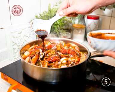 黄记煌三汁焖锅家庭版，海鲜蔬菜一锅端，帮你解答所有焖锅难题