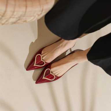 2023年值得买的女人味高跟鞋，这10款太好看了