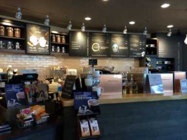 星巴克是否招聘暑假工？工资一般多少？在星巴克工作需要什么要求