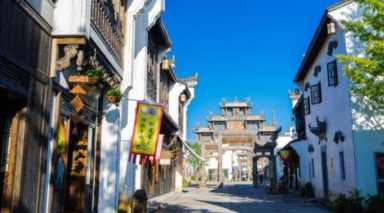 国内适合旅游的小城市,适合旅游的小县城插图7 国内适合旅居小住的8座县城,清静、安逸、慢生活,你都去过吗?