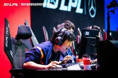 lol夏季联赛(lcs北美赛区季后赛规则)插图9 2023全球赛事报告:T1勇夺亚军,JDG拿到季中赛门票,C9夺冠了!