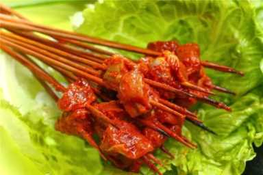 全球2000+分店串串店！成都小郡肝39.9元！150根+荤素各1份+饮料~