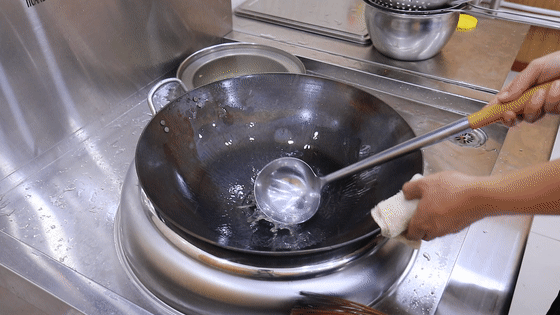 做可乐鸡翅不好吃？很多人第一步就做错了，正确方法应该这样做