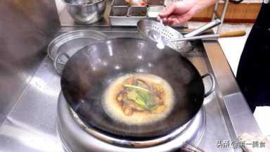 做可乐鸡翅不好吃？很多人第一步就做错了，正确方法应该这样做