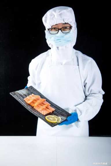 北方首家三文鱼生食加工厂，聚焦北京和天津市场，他们开启了三文鱼分销新模式