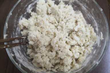 炸油条没必要加泡打粉，教你油条店的老配方，油条蓬松酥脆有韧劲