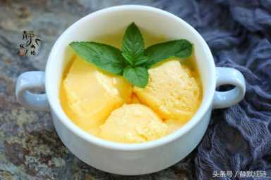 自制冰淇淋，做法简单，吃的放心，夏天买冰淇淋的钱都省下了