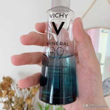 8款精华推荐：小棕瓶抗老，绿宝瓶修护，国货润百颜很靠谱