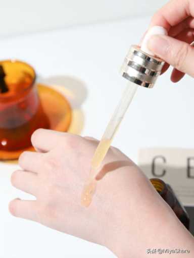 8款精华推荐：小棕瓶抗老，绿宝瓶修护，国货润百颜很靠谱