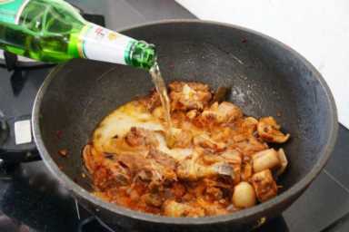 一罐啤酒，半只鸭，教你做吃不烦的啤酒鸭，味道香醇，清爽不油腻