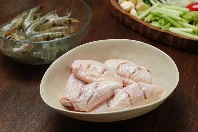 不加一滴水，让你一口入魂的三汁焖锅