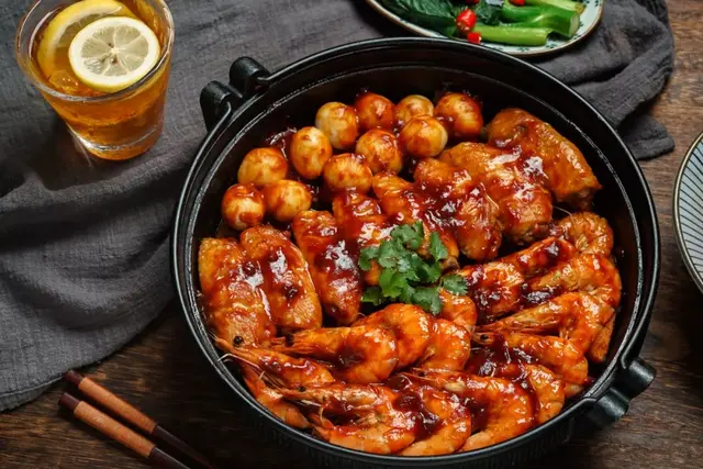 不加一滴水，让你一口入魂的三汁焖锅