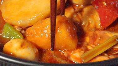 不加一滴水，让你一口入魂的三汁焖锅