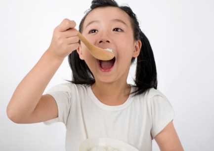 过午不食的好处，过午不食饿治百病的原理