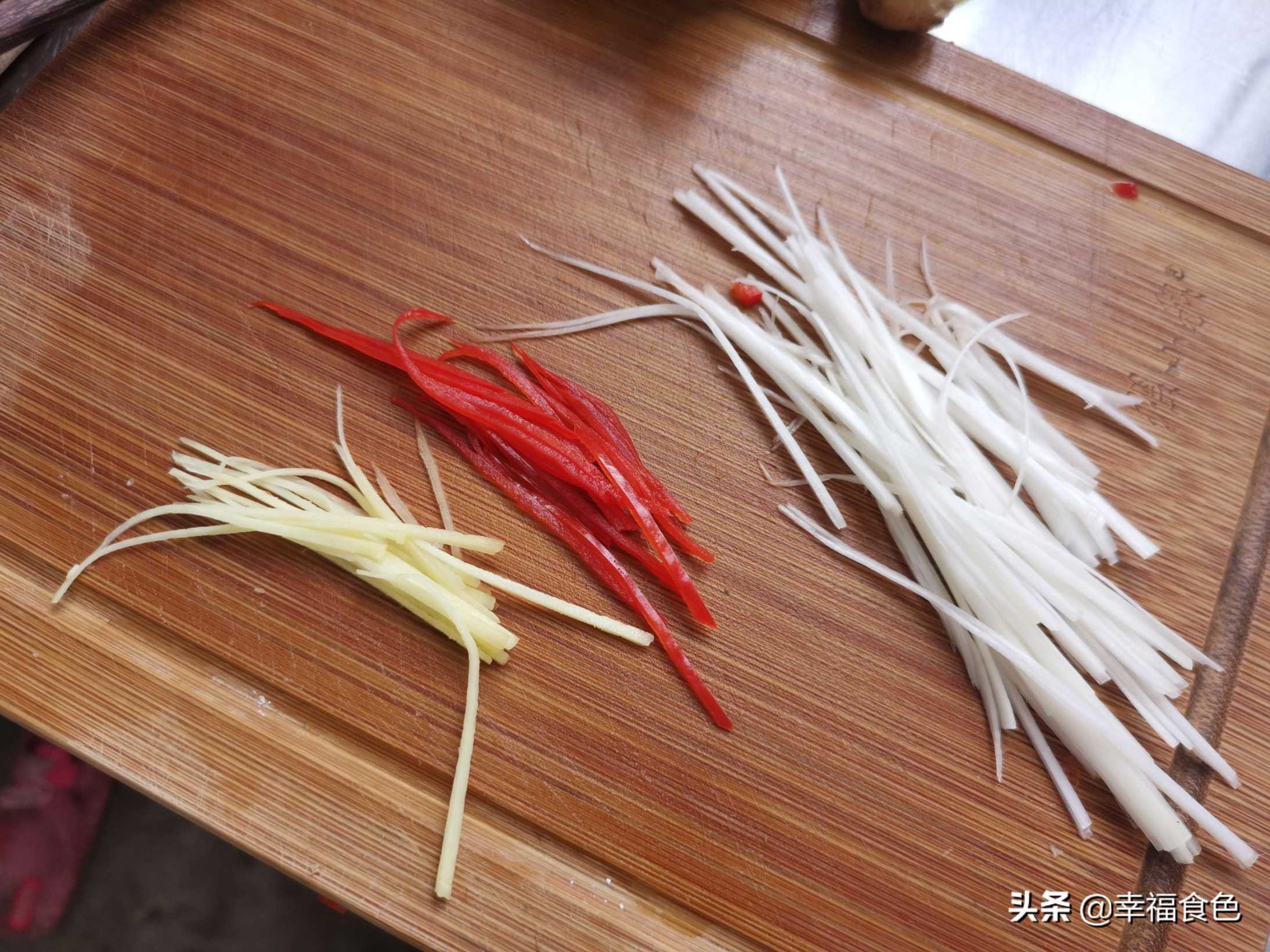 怎样做黄花鱼好吃，清蒸黄花鱼的家常做法窍门