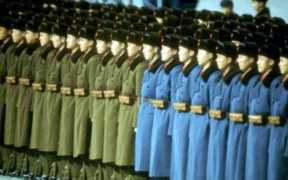 军大衣，为什么解放军不用披风了