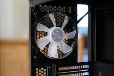 酷冷至尊毁灭者三代至尊版，结构设计合理的中塔机箱