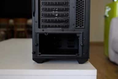 酷冷至尊毁灭者三代至尊版，结构设计合理的中塔机箱