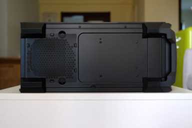 酷冷至尊毁灭者三代至尊版，结构设计合理的中塔机箱