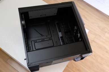 酷冷至尊毁灭者三代至尊版，结构设计合理的中塔机箱