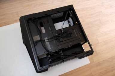 酷冷至尊毁灭者三代至尊版，结构设计合理的中塔机箱