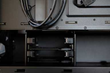 酷冷至尊毁灭者三代至尊版，结构设计合理的中塔机箱