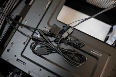 酷冷至尊毁灭者三代至尊版，结构设计合理的中塔机箱