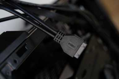 酷冷至尊毁灭者三代至尊版，结构设计合理的中塔机箱