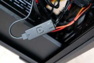 酷冷至尊毁灭者三代至尊版，结构设计合理的中塔机箱