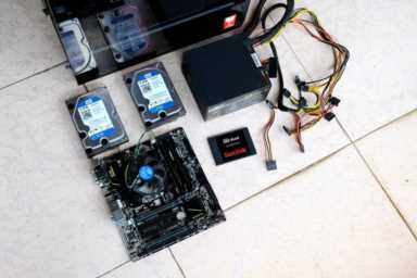 酷冷至尊毁灭者三代至尊版，结构设计合理的中塔机箱