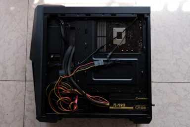 酷冷至尊毁灭者三代至尊版，结构设计合理的中塔机箱