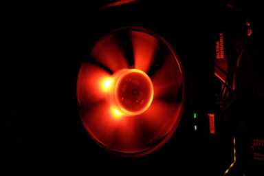 酷冷至尊毁灭者三代至尊版，结构设计合理的中塔机箱