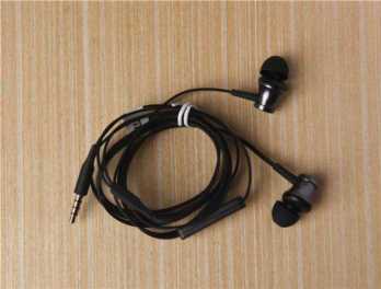 100元也可以不止是听个响，百元级耳机的比拼记（下）