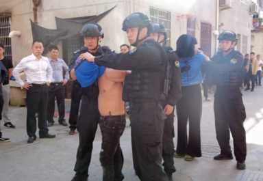 被凶徒拖行200多米，他至死不肯放手……英雄，一路走好！