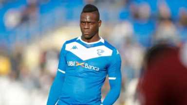 红黄牌最多的足球比赛， 什么是巴洛特利