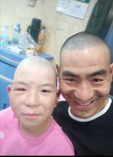 湖北父女门光头 ，湖北光头父亲事件