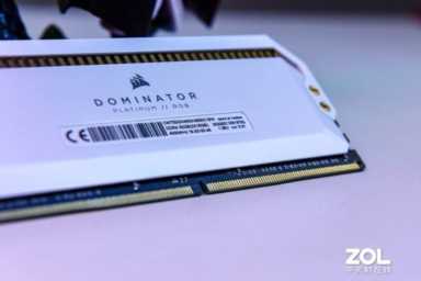 白色精灵 美商海盗船DDR4 4000 32G内存套装评测