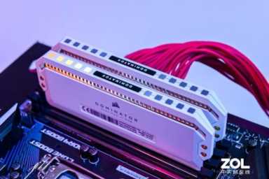 白色精灵 美商海盗船DDR4 4000 32G内存套装评测