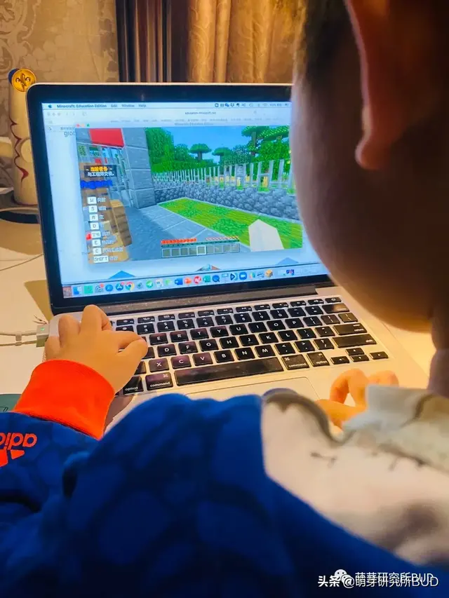 我的世界1.6.4下载,我的世界适合多大的孩子看插图1 推荐孩子玩《我的世界》Minecraft,这份免费攻略记得下载好!