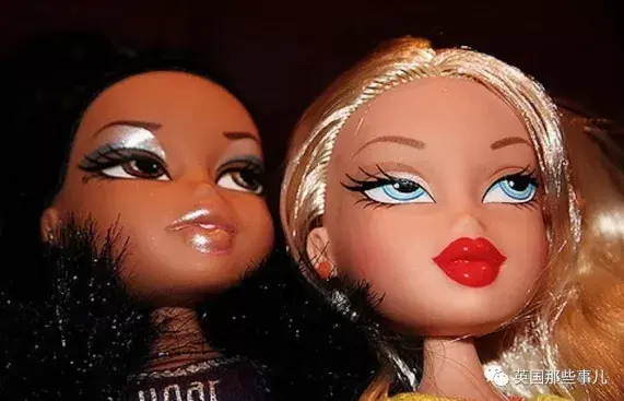 20次丰唇手术，她把自己整成了“世界上嘴唇最厚”的真人芭比