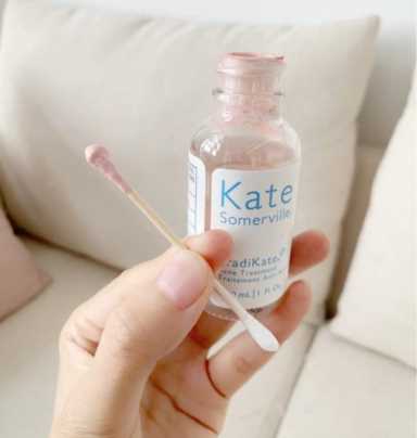 今年流行的“新式”祛痘精华，25岁女生一定要知道，效果真不一般